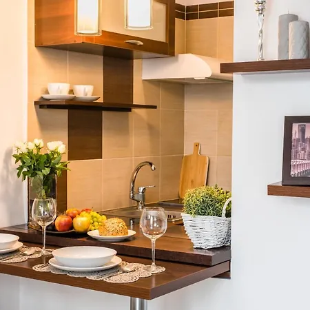 Alma Grzybowska * وارسو